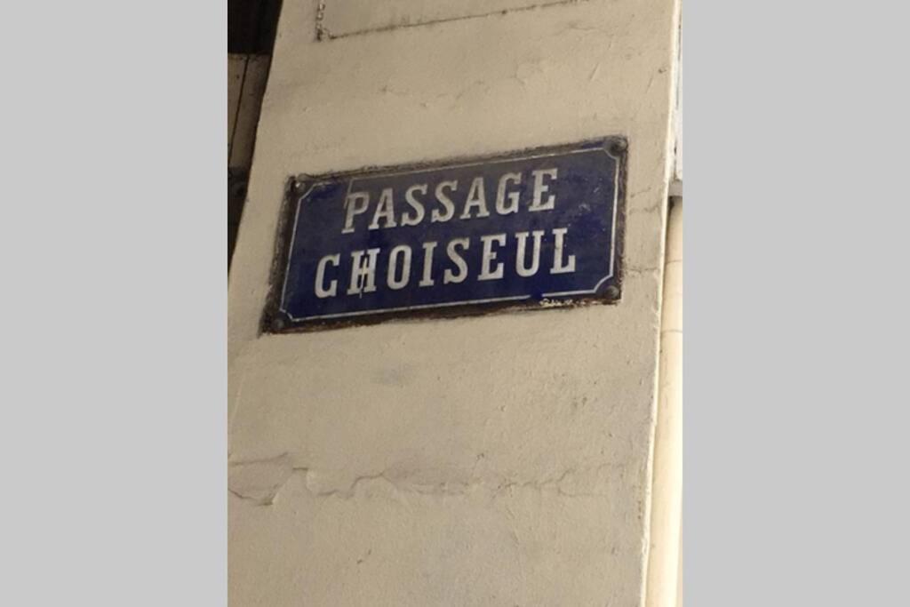 French Typical Apartment Paris Exteriör bild